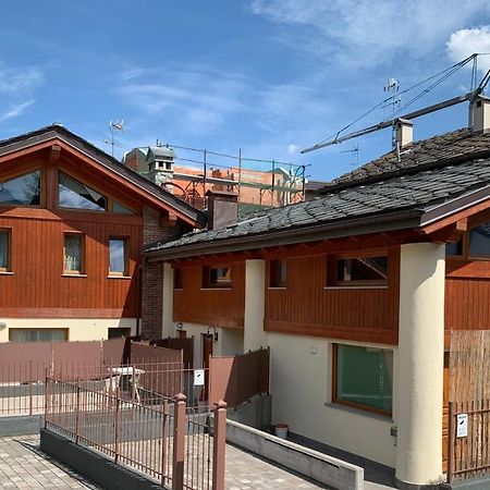 Casa Vacanze Anais Нюс Экстерьер фото