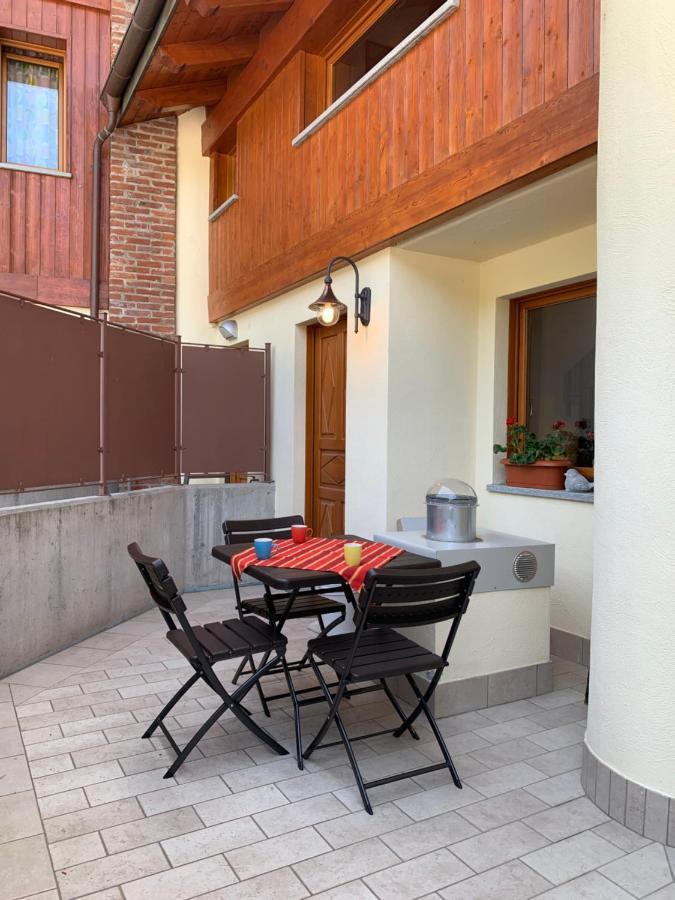 Casa Vacanze Anais Нюс Экстерьер фото